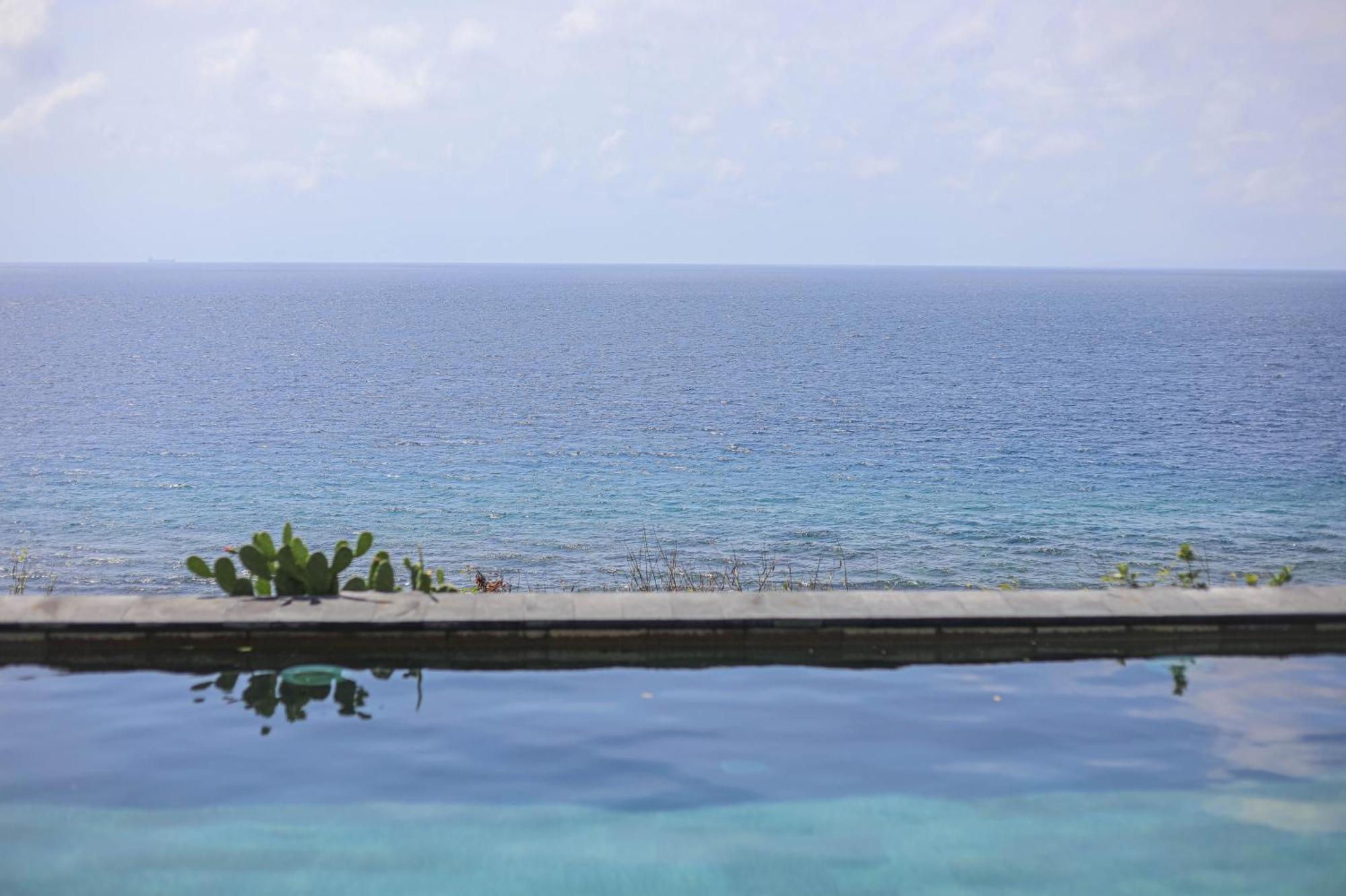 Manta Cottages With Sea View Batununggul Extérieur photo