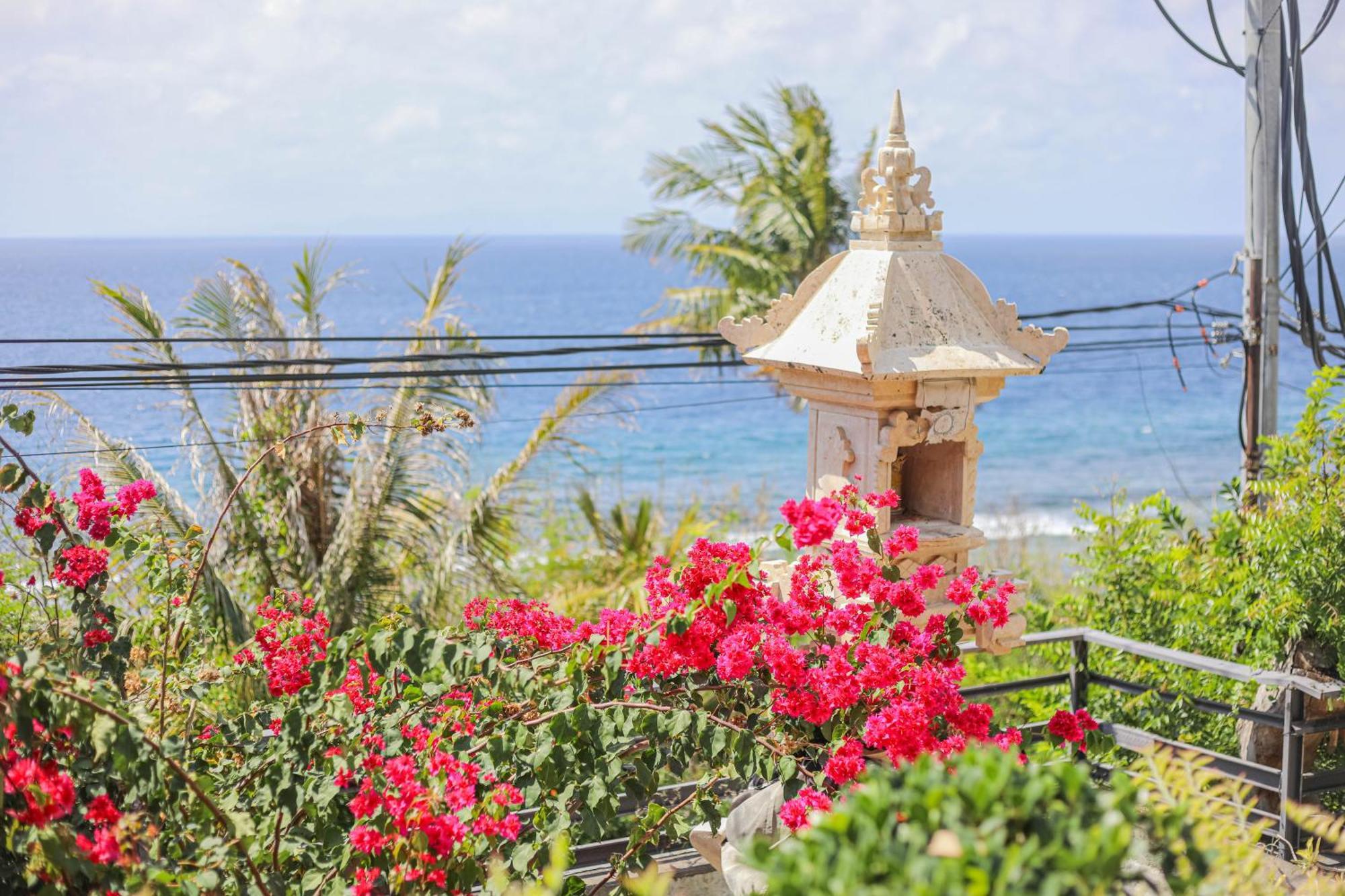 Manta Cottages With Sea View Batununggul Extérieur photo