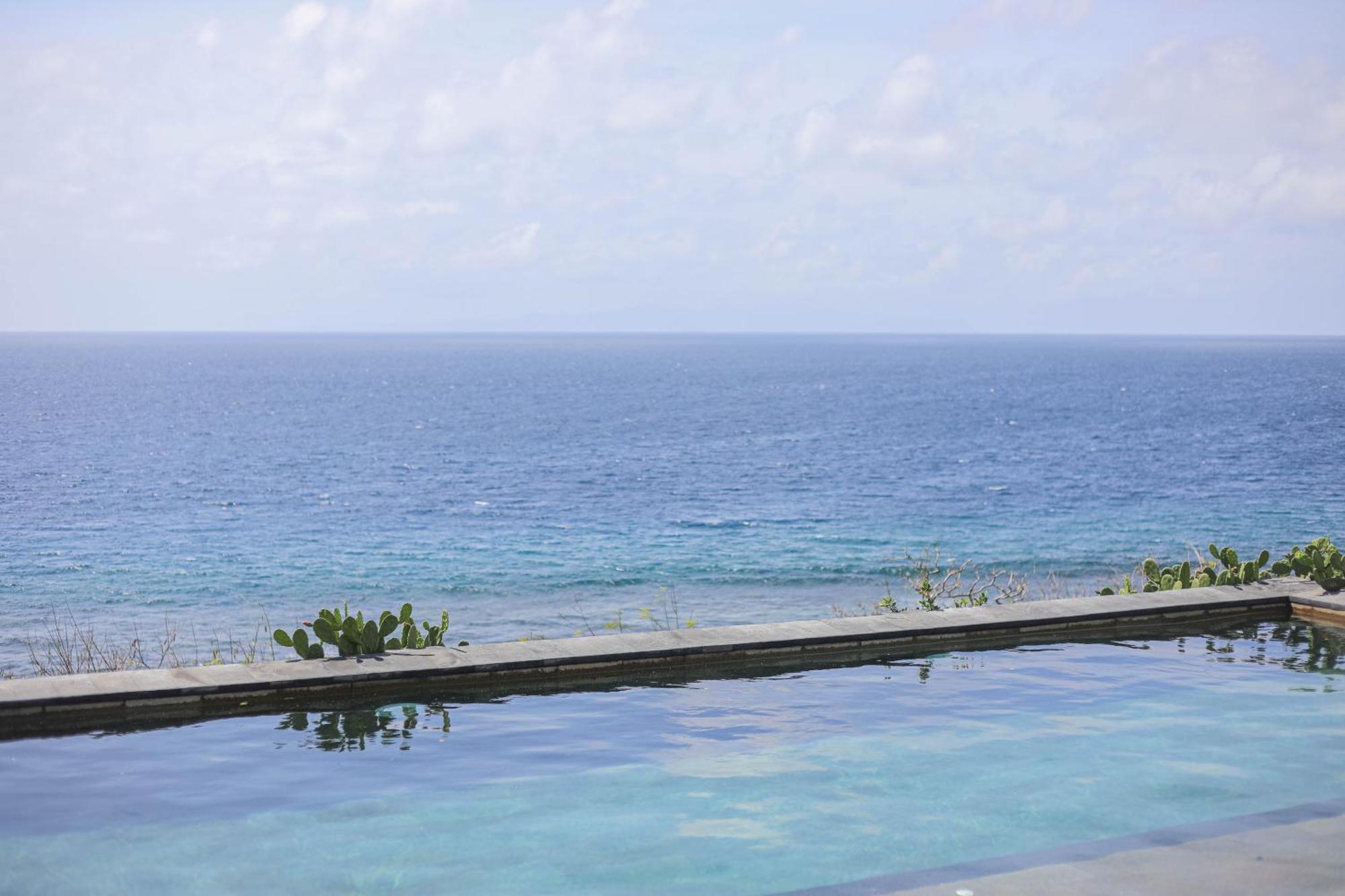 Manta Cottages With Sea View Batununggul Extérieur photo