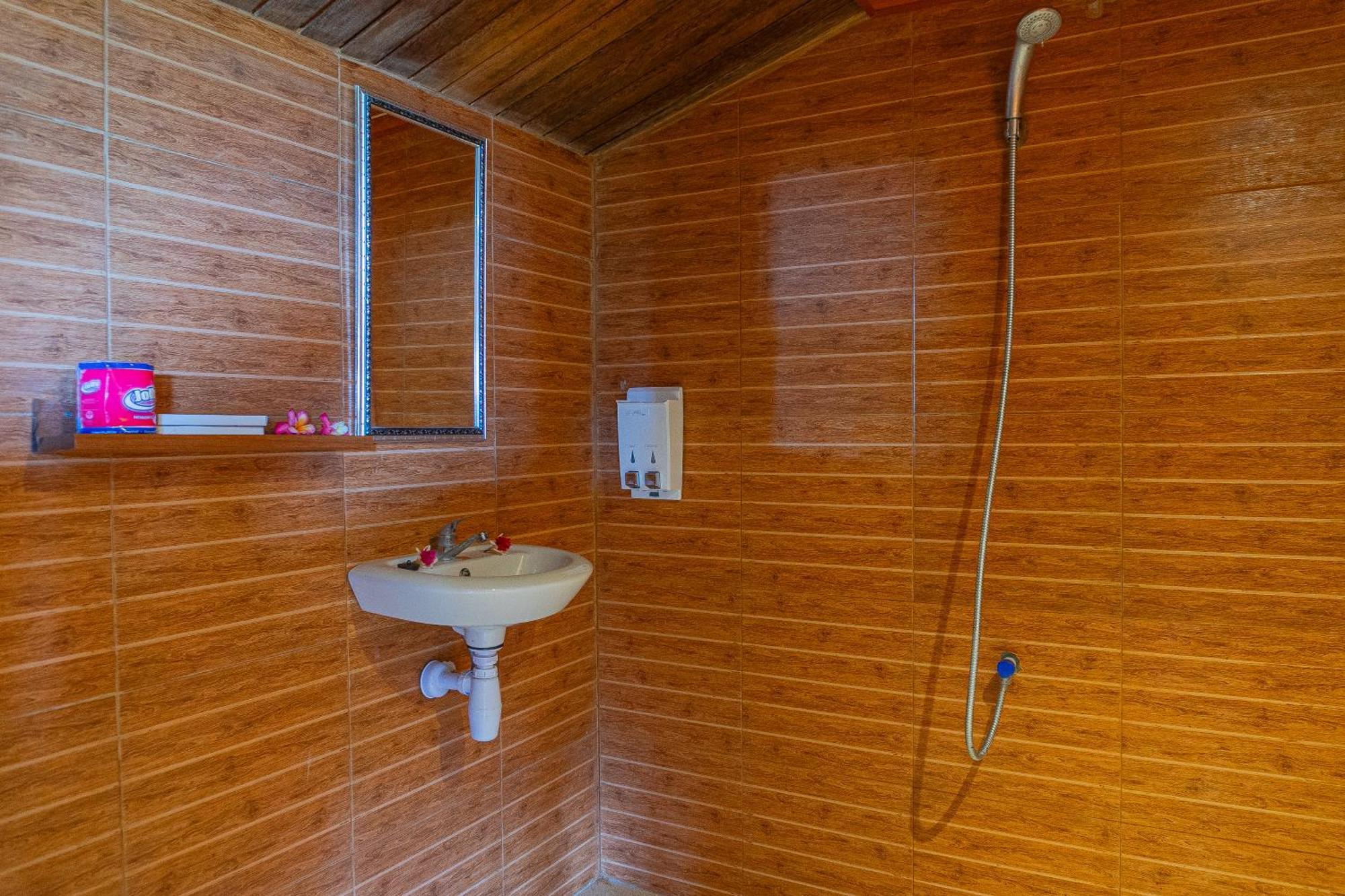 Manta Cottages With Sea View Batununggul Extérieur photo