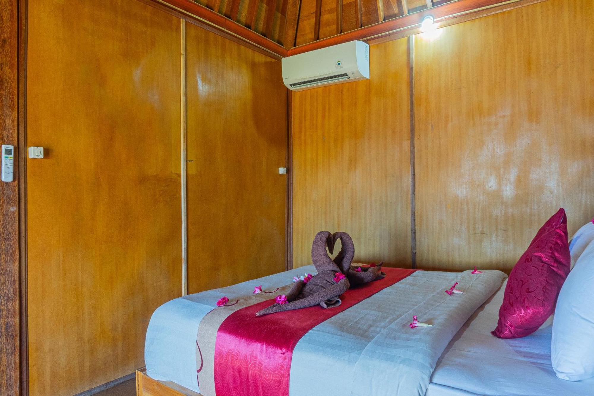 Manta Cottages With Sea View Batununggul Extérieur photo