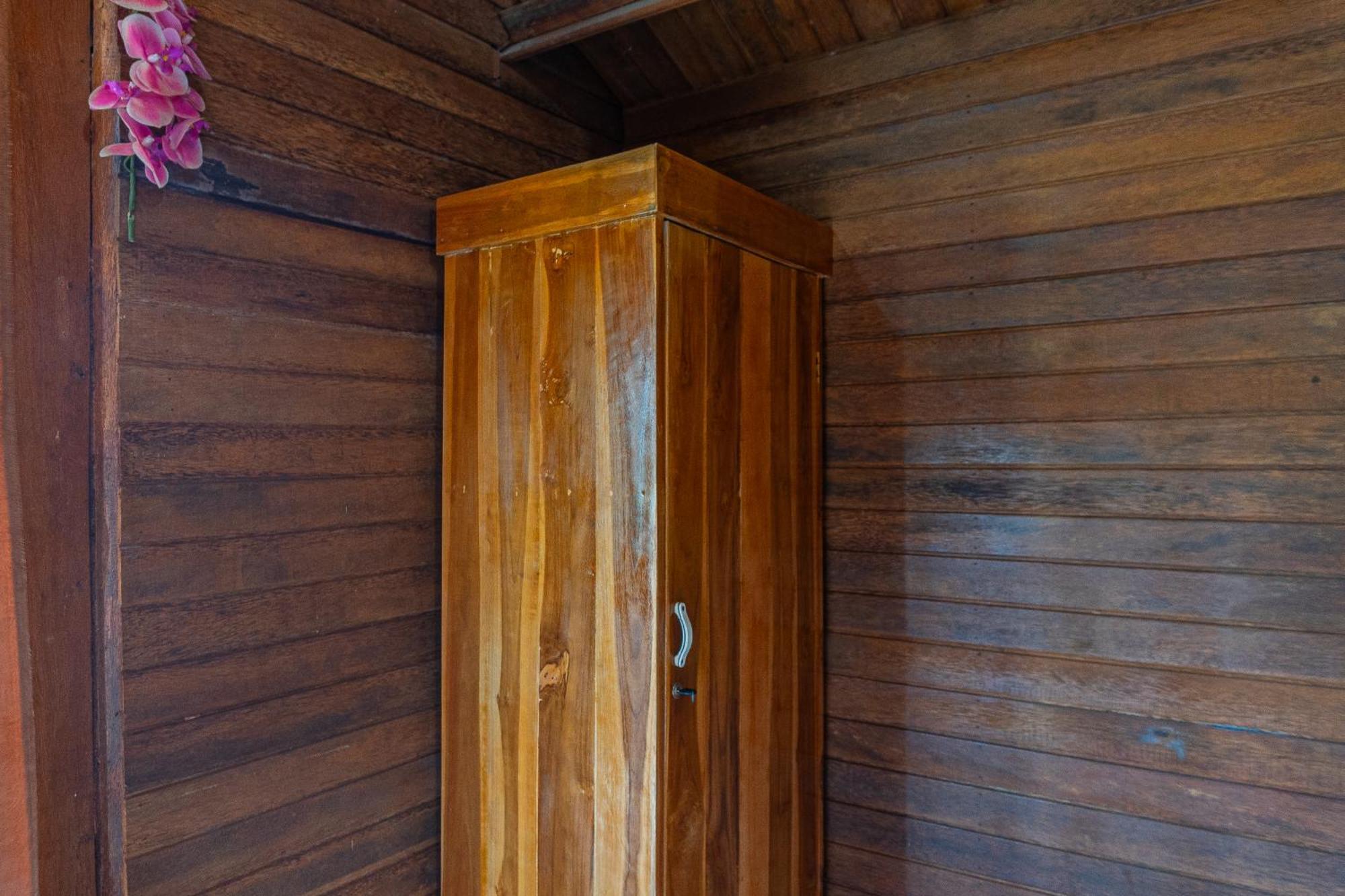 Manta Cottages With Sea View Batununggul Extérieur photo