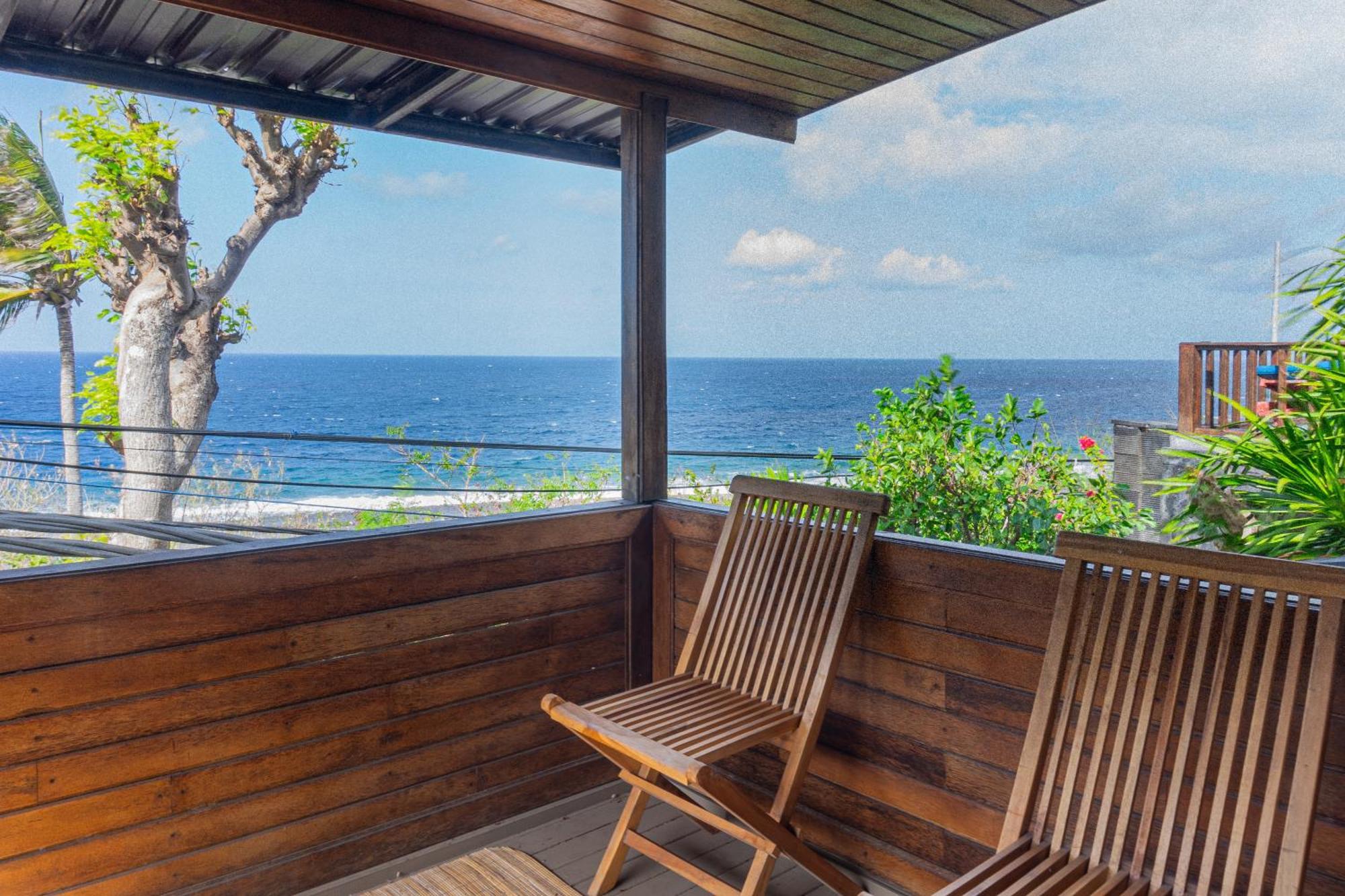 Manta Cottages With Sea View Batununggul Extérieur photo