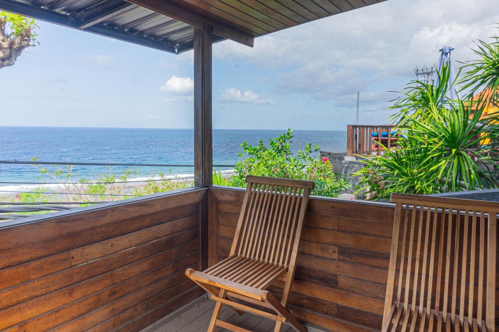 Manta Cottages With Sea View Batununggul Extérieur photo